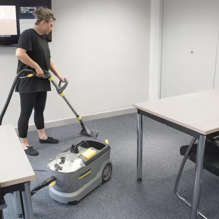Аппарат для чистки ковров Karcher Puzzi 10/1