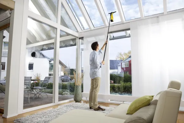 Стеклоочиститель Karcher WV 5 Premium Yellow