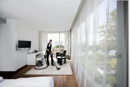 Пылесос сухой уборки Karcher T 12/1 (снят с производства)