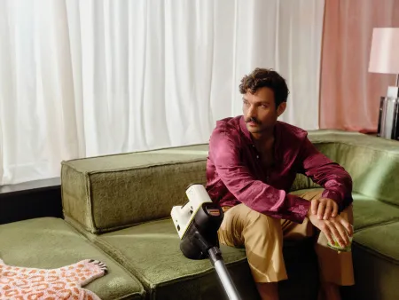 Аккумуляторный вертикальный пылесос Karcher VC 6 Cordless ourFamily Battery Plus