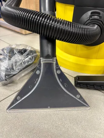 Пылесос моющий Karcher SE 4 (2 шт. в полном комплекте, небольшиие царапины, в 3 шт. остутвуют элементы комплектации)