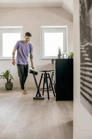 Аккумуляторный вертикальный пылесос Karcher VC 4 Cordless Premium MyHome