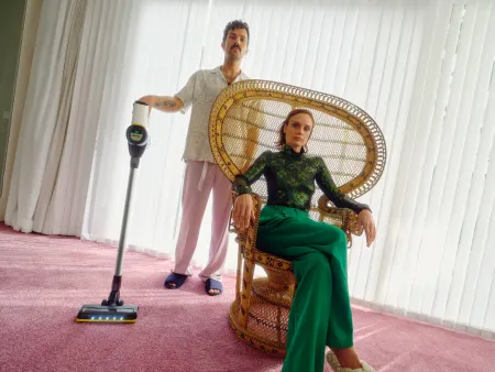 Аккумуляторный вертикальный пылесос Karcher VC 6 Cordless ourFamily Battery Plus