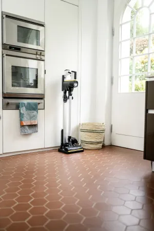 Аккумуляторный вертикальный пылесос Karcher VC 7 Cordless yourMax Extra