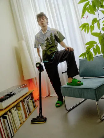 Аккумуляторный вертикальный пылесос Karcher VC 4 Cordless Premium MyHome