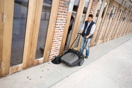 Подметальная машина Karcher KM 70/30 C Bp Pack
