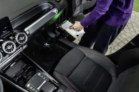 Аккумуляторный вертикальный пылесос Karcher VC 7 Cordless yourMax Car