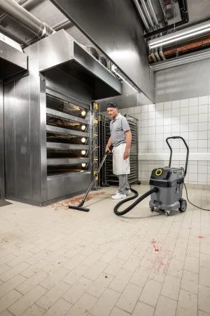 Пылесос для уборки пекарен и печей Karcher NT 40/1 Tact Bs