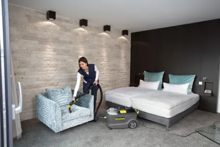 Моющий пылесос Karcher Puzzi 10/1 Edition