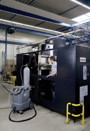 Аппарат для очистки сухим льдом со встроенным генератором сухого льда Karcher IB 10/8 L2P