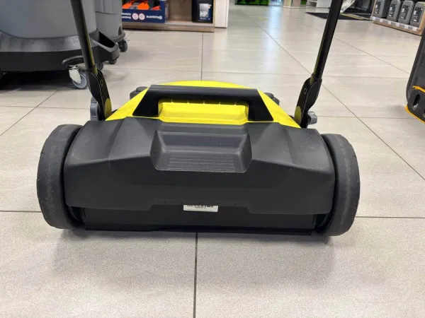 Подметальная машина Karcher S 4 Twin (мелкие потертости на корпусе, помята коробка)