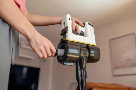 Аккумуляторный вертикальный пылесос Karcher VC 4 Cordless MyHome