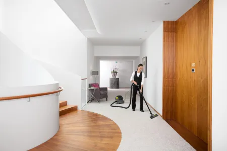 Пылесос сухой уборки Karcher T 12/1 (снят с производства)