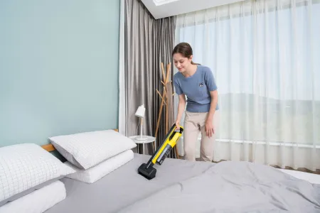 Аккумуляторный вертикальный пылесос Karcher VC 4S Cordless Plus