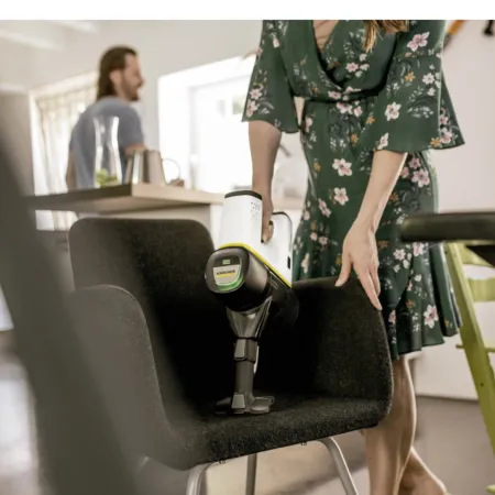 Аккумуляторный вертикальный пылесос Karcher VC 6 Cordless ourFamily Battery Plus