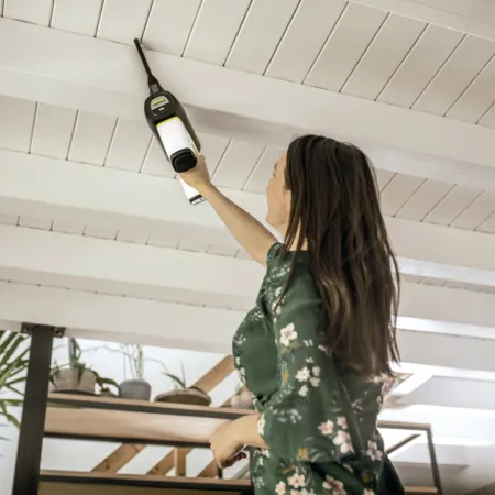 Аккумуляторный вертикальный пылесос Karcher VC 6 Cordless ourFamily Battery Plus