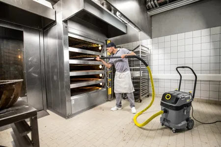 Пылесос для уборки пекарен и печей Karcher NT 40/1 Tact Bs