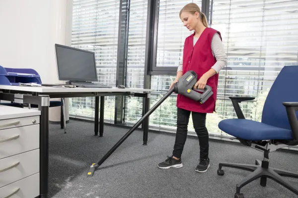 Ручной аккумуляторный пылесос Karcher HV 1/1 Bp Cs