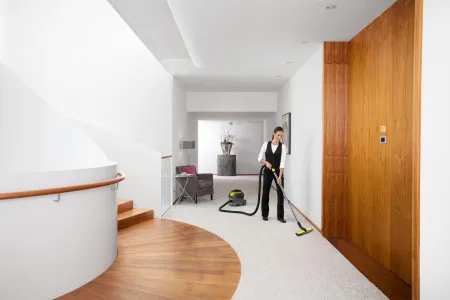 Пылесос сухой уборки Karcher T 12/1 (снят с производства)