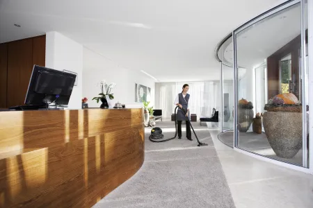 Пылесос сухой уборки Karcher T 12/1 (снят с производства)