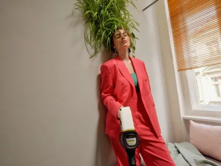 Аккумуляторный вертикальный пылесос Karcher VC 4 Cordless Premium MyHome