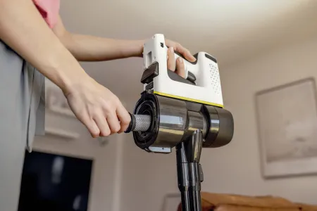 Аккумуляторный вертикальный пылесос Karcher VC 4 Cordless Premium MyHome