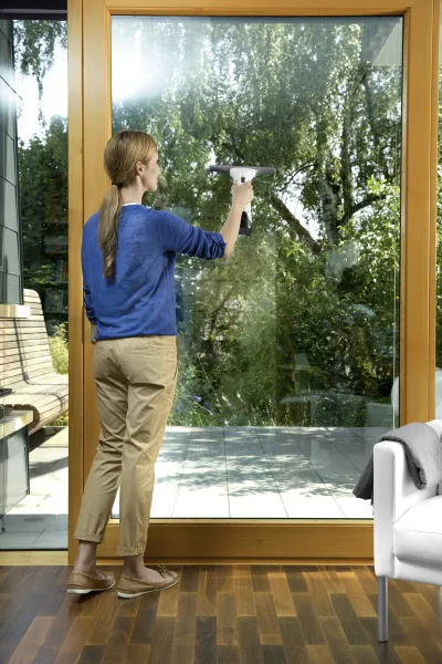 Стеклоочиститель Karcher WV 2 Premium Plus (white) (снят с производства)