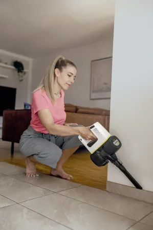 Аккумуляторный вертикальный пылесос Karcher VC 4 Cordless Premium MyHome