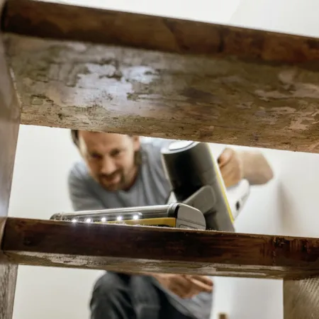 Аккумуляторный вертикальный пылесос Karcher VC 6 Cordless ourFamily Battery Plus