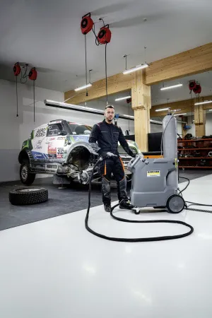 Аппарат для очистки сухим льдом со встроенным генератором сухого льда Karcher IB 10/8 L2P