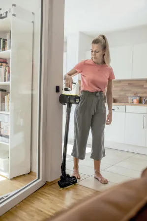 Аккумуляторный вертикальный пылесос Karcher VC 4 Cordless Premium MyHome