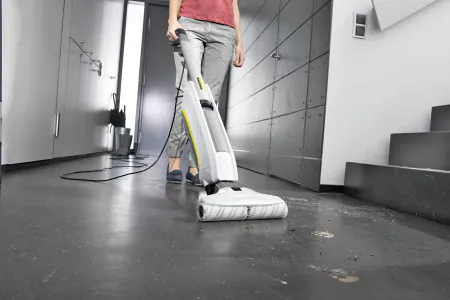 Аппарат для влажной уборки Karcher FC 5 Premium White