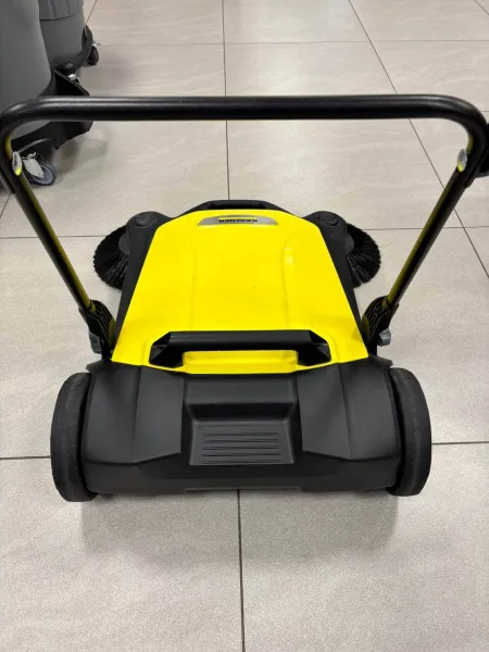Подметальная машина Karcher S 4 Twin (мелкие потертости на корпусе, помята коробка)