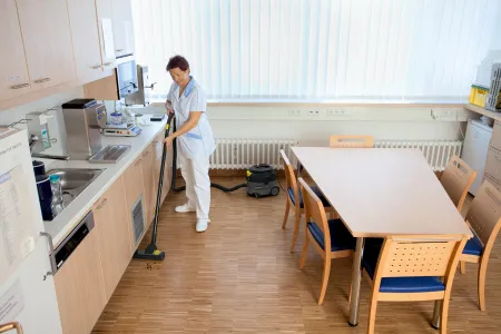 Пылесос сухой уборки Karcher T 12/1 (снят с производства)