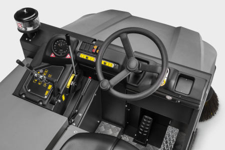 Подметально-всасывающая машина Karcher KM 120/250 R D Classic