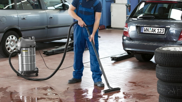 Пылесос сухой и влажной уборки Karcher NT 38/1 Me Classic Пылесос сухой и влажной уборки Karcher NT 38/1 Me Classic