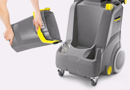Аппарат для чистки ковров Karcher Puzzi 30/4 Аппарат для чистки ковров Karcher Puzzi 30/4