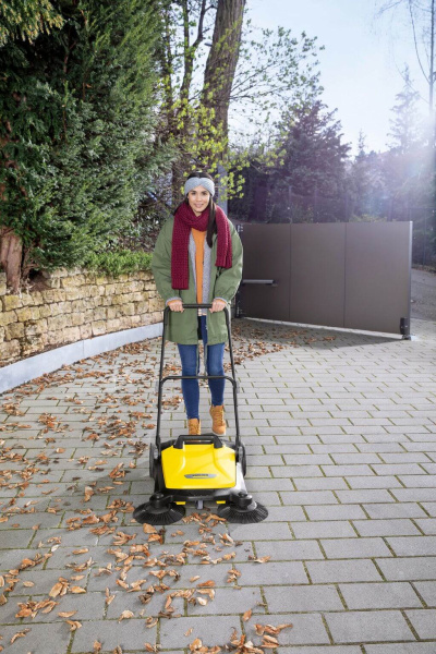 Подметальная машина Karcher S 4 Twin Подметальная машина Karcher S 4 Twin
