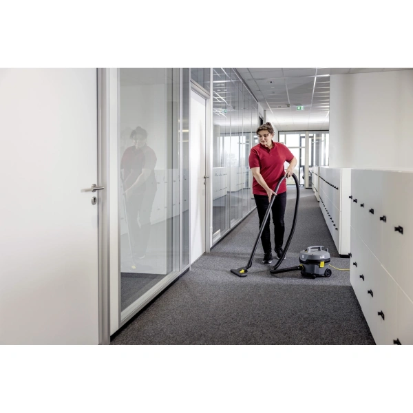 Пылесос сухой уборки Karcher T 7/1 Classic