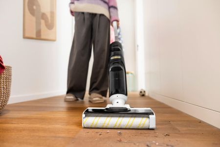 Вертикальный моющий пылесос Karcher FCV 4 Dry