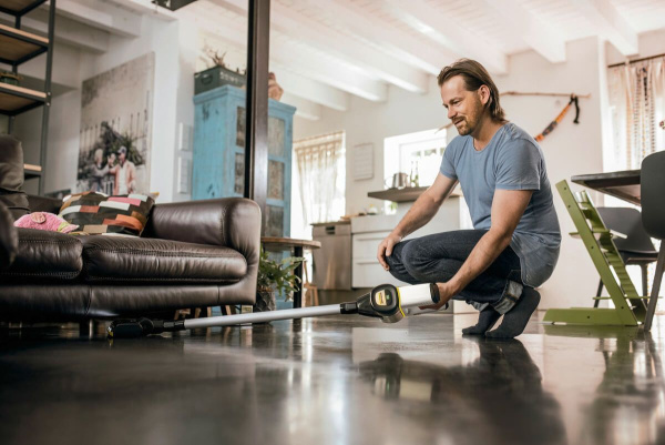 Аккумуляторный вертикальный пылесос Karcher VC 6 OurFamily Аккумуляторный вертикальный пылесос Karcher VC 6 OurFamily