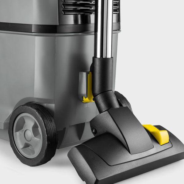 Профессиональный пылесос сухой уборки Karcher T 15/1