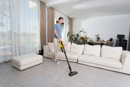 Аккумуляторный вертикальный пылесос Karcher VC 4S Cordless Plus Аккумуляторный вертикальный пылесос Karcher VC 4S Cordless Plus