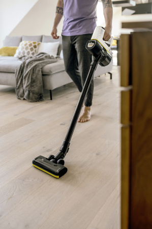 Аккумуляторный вертикальный пылесос Karcher VC 4 Cordless MyHome Pet