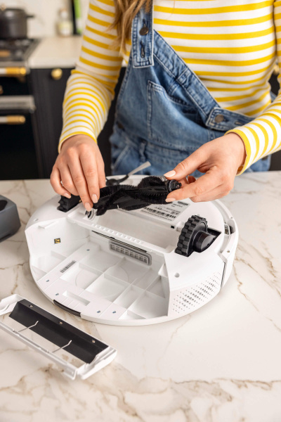 Робот-пылесос с функцией влажной уборки Karcher RCV 2