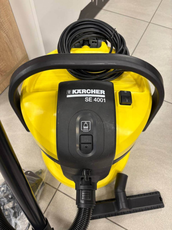 Пылесос моющий Karcher SE 4 (2 шт. в полном комплекте, небольшиие царапины, в 3 шт. остутвуют элементы комплектации)