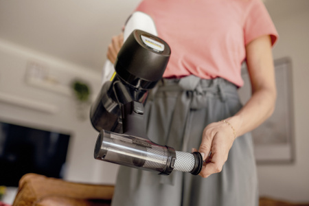 Аккумуляторный вертикальный пылесос Karcher VC 4 Cordless MyHome Pet