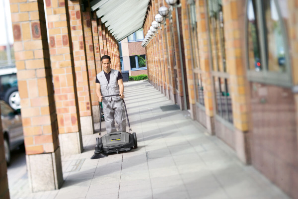 Подметальная машина Karcher KM 70/15 C Подметальная машина Karcher KM 70/15 C