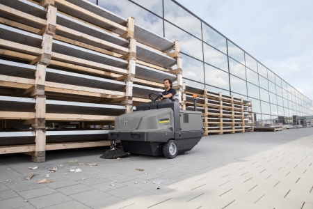 Подметально-всасывающая машина Karcher KM 120/250 R D Classic