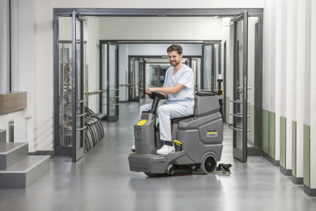 Поломоечная машина с сиденьем для водителя Karcher BD 50/70 R Classic